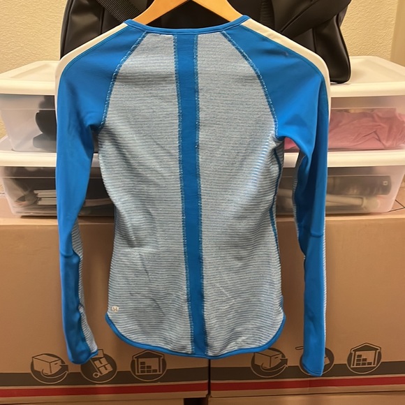 Lululemon long sleeve top - Picture 7 of 8